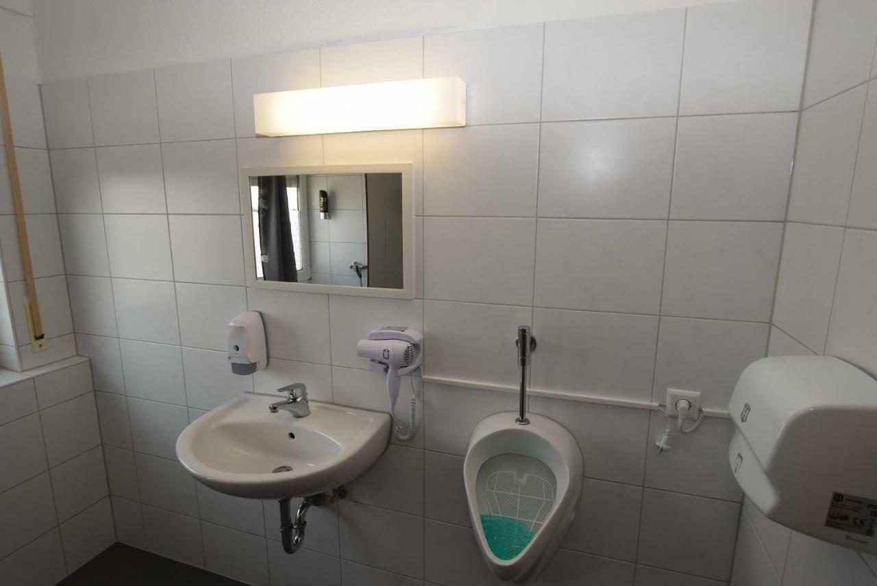 Monteurzimmer Messe Airport Wolfschlugen エクステリア 写真