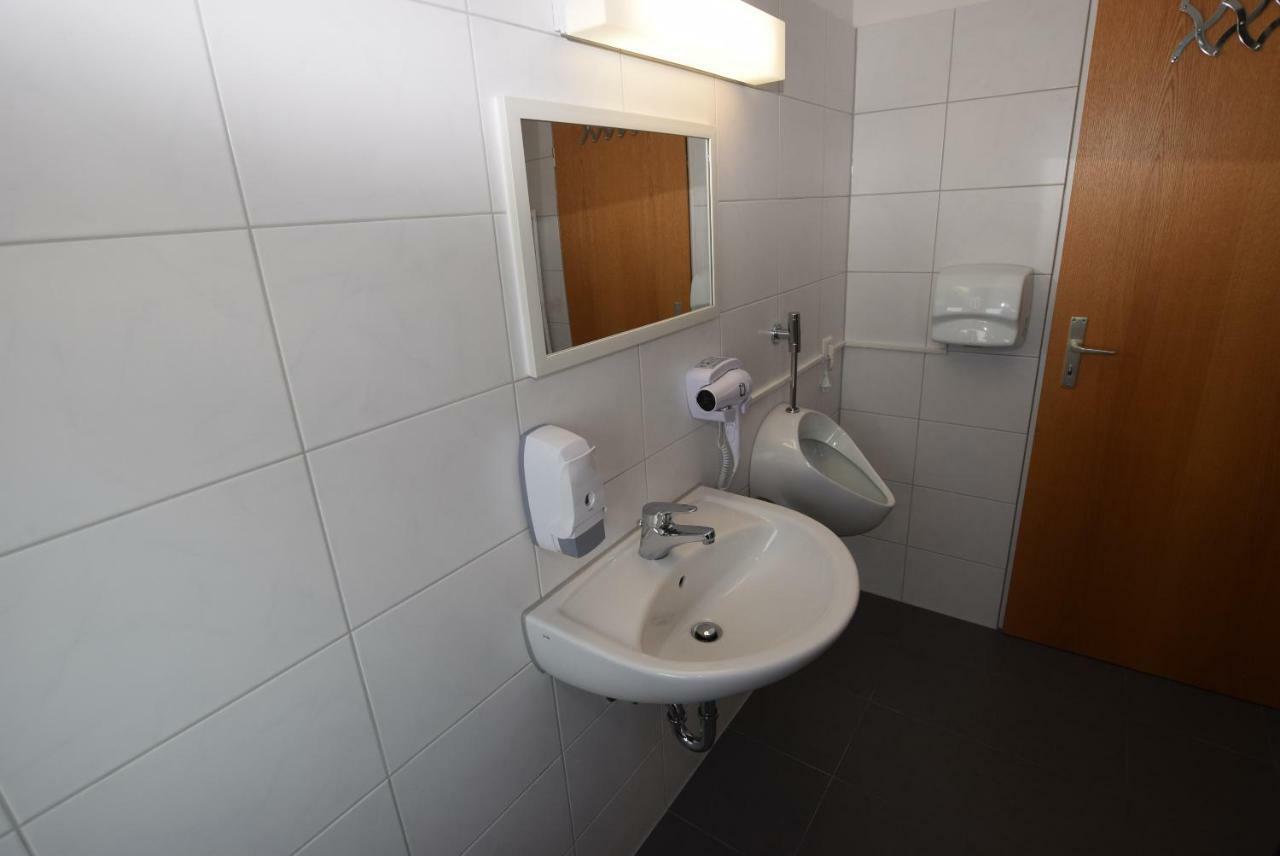 Monteurzimmer Messe Airport Wolfschlugen エクステリア 写真